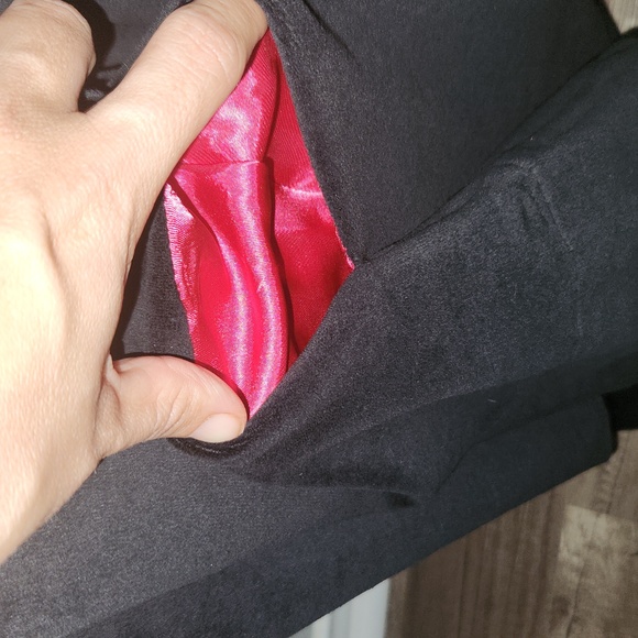 Betsey Johnson Black Velvet Robe with Pink Lining - Picture 8 of 9